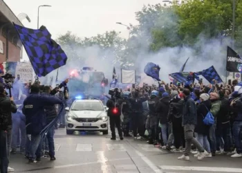 Μιλάνο: Πυροβολισμοί και μαχαιρώματα μεταξύ οπαδών της Ίντερ – Νεκρός ένας μαφιόζος