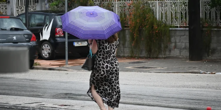 Υποχωρεί σταδιακά η κακοκαιρία Atena -Σε ποιες περιοχές θα σημειωθούν ισχυρές καταιγίδες, πότε έρχεται βελτίωση