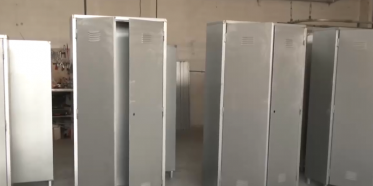 Έτσι θα είναι τα ντουλάπια στα σχολεία για να κλειδώνουν τα κινητά οι μαθητές