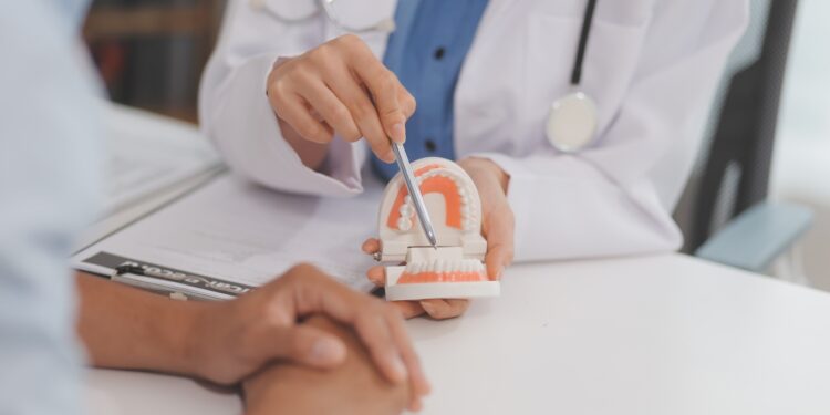 Κάτω από 1.000 ευρώ εισόδημα δηλώνουν οδοντίατροι, ταξιτζήδες, υδραυλικοί και εστιάτορες