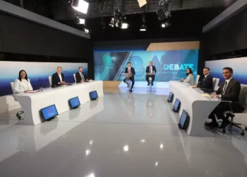 Debate για τις εκλογές στο ΠΑΣΟΚ: Έξι μαχητές για μια καρέκλα – Ποιος θα πάρει «διαβατήριο» για το πράσινο Survivor