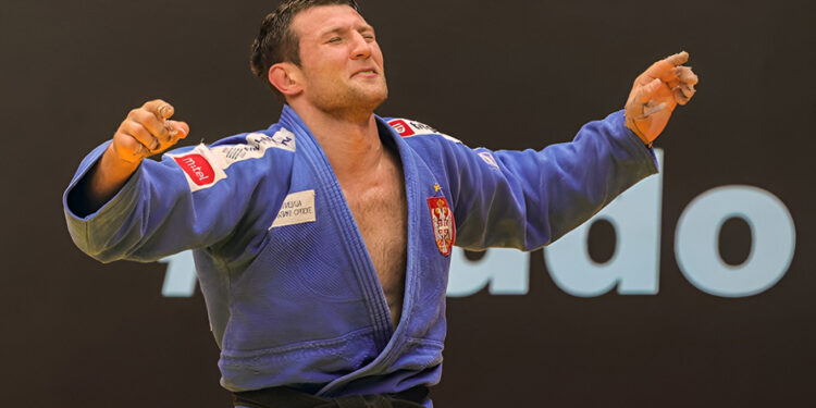 Νεμάνια Μάιντοβ: Σάλος με τον πρωταθλητή Ευρώπης στο τζούντο – Τιμωρήθηκε γιατί έκανε τον σταυρό του