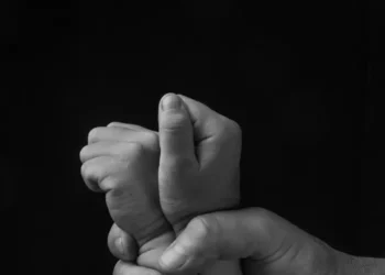 Βόρεια Ελλάδα: Ένα στα δέκα παιδιά κάτω των 3 ετών που μπαίνουν στις Παιδοχειρουργικές είναι λόγω κακοποίησης