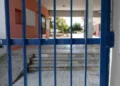 Νέα Φιλαδέλφεια: Συνελήφθη παλαιοημερολογίτης ιερέας που αυνανιζόταν έξω από σχολείο αλλά έλεγε πως προσευχόταν