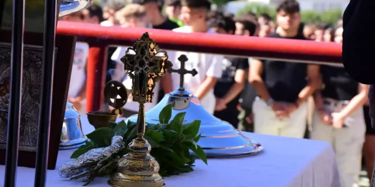 Πότε ανοίγουν τα σχολεία: Όλες οι αλλαγές σε απουσίες, αποβολές, κινητά και bullying