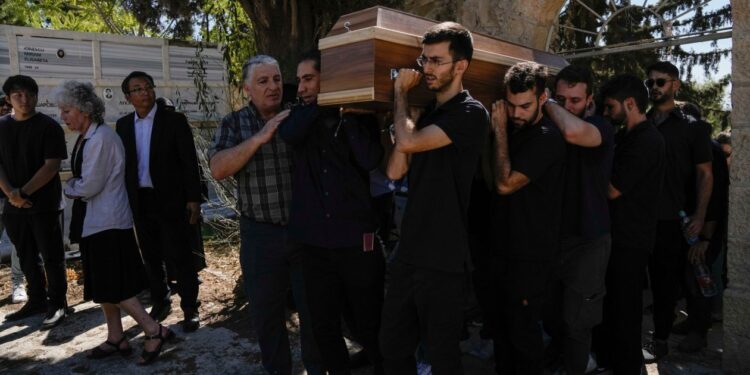 Ιερουσαλήμ: Ράγισαν καρδιές στο τελευταίο αντίο του Ιωνά Καρούση