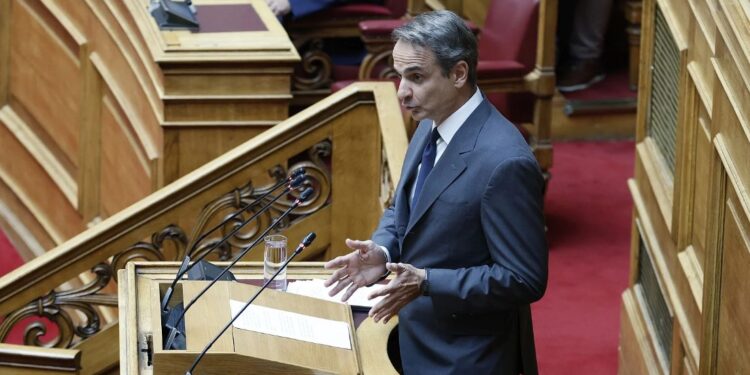 Ούτε 40 βουλευτές δεν άκουσαν τον Μητσοτάκη – Καυγάς του πρωθυπουργού και του Τασούλα με Παππά και Κωνσταντοπούλου