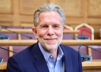 Ο Παύλος Γερουλάνος υπεβλήθη σε χειρουργική επέμβαση στις φωνητικές χορδές: «Αφωνία για δέκα μέρες»