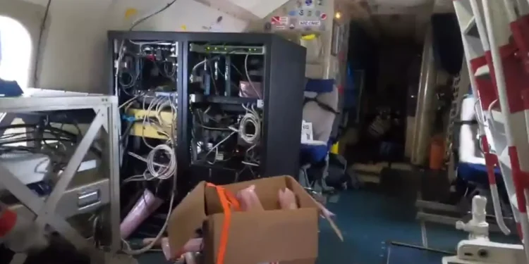 Τυφώνας Μίλτον: Αεροπλάνο γεμάτο επιστήμονες πέταξε ξυστά του – «Ωχ Θεέ μου»