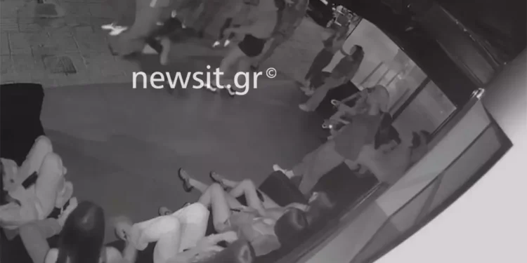 Γλυφάδα: Επέστρεψε στο σχολείο της η 14χρονη που ξυλοκοπήθηκε – Άλλαξαν γυμνάσιο οι 2 δράστριες