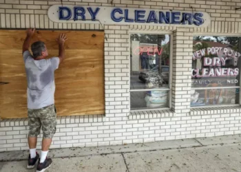 Συνεχίζεται η εκκένωση της Φλόριντα καθώς ο τυφώνας Milton πλησιάζει – «Αν μείνετε, θα πεθάνετε» προειδοποιεί η δήμαρχος