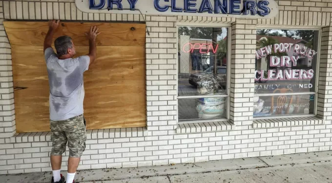 Συνεχίζεται η εκκένωση της Φλόριντα καθώς ο τυφώνας Milton πλησιάζει – «Αν μείνετε, θα πεθάνετε» προειδοποιεί η δήμαρχος