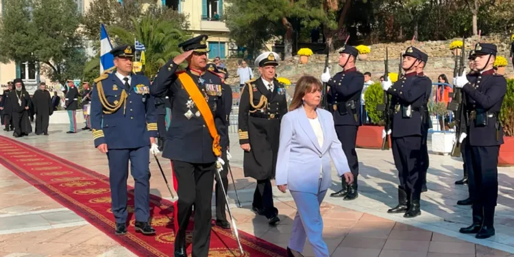 Θεσσαλονίκη: Με λαμπρότητα η γιορτή του Πολιούχου Αγίου Δημητρίου-Χιλιάδες πιστοί στην Δοξολογία