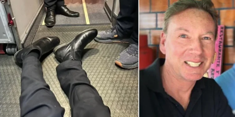 Εικόνες ντροπής σε πτήση, ΑμεΑ δημοσιογράφος του BBC καταγγέλλει πως του είπαν να συρθεί για να πάει στην τουαλέτα