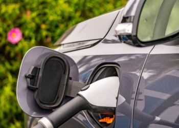 Δασμούς έως και 45% συνολικά θα επιβάλει η ΕΕ στα κινεζικά ηλεκτρικά οχήματα