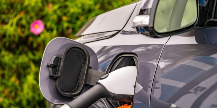 Δασμούς έως και 45% συνολικά θα επιβάλει η ΕΕ στα κινεζικά ηλεκτρικά οχήματα