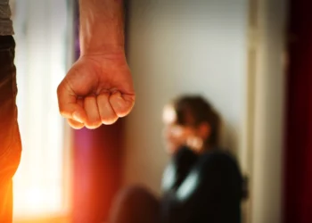 Πρόστιμο €500 σε μαθήτρια που ήταν μάρτυρας σε περιστατικό bullying και δεν πήγε στη δίκη στον Βόλο