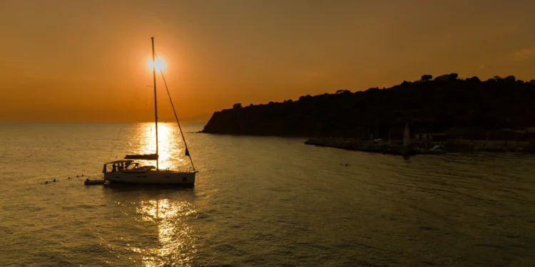 Καιρός: Επιμένουν οι υψηλές θερμοκρασίες με 30άρια -«Ινδιάνικο καλοκαίρι» μέσα στον Οκτώβριο