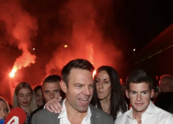 Ο Κασσελάκης εγκαινιάζει τα γραφεία στον Ταύρο: Δεν υπάρχουν υποψήφιοι πρόεδροι, θα υπάρξουν μόνο στο συνέδριο – Δείτε βίντεο