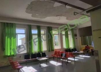 ΚΑΤ: Έπεσαν σοβάδες σε διάδρομο του νοσοκομείου – «Θα μπορούσαμε να είχαμε ατύχημα»