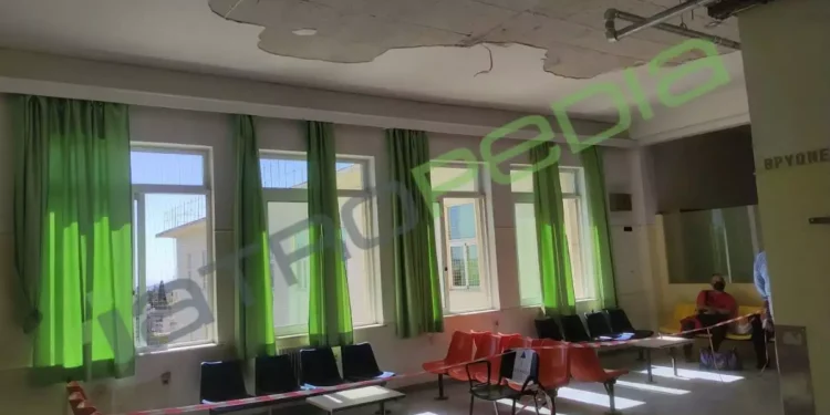 ΚΑΤ: Έπεσαν σοβάδες σε διάδρομο του νοσοκομείου – «Θα μπορούσαμε να είχαμε ατύχημα»