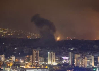 Το Ισραήλ εξαπέλυσε νέα επίθεση στην Βηρυτό – Ρουκέτες από τη Χεζμπολάχ, ήχησαν σειρήνες στο Τελ Αβίβ
