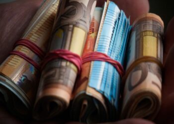 Κατασχέσεις: Στο στόχαστρο τραπεζικοί λογαριασμοί – Δείτε αν κινδυνεύετε