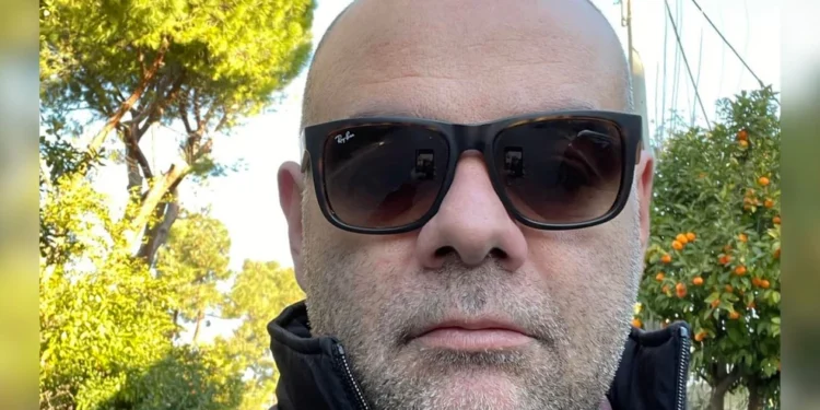 Σάλος με χυδαία ανάρτηση του συγγραφέα Αριέλ Λεκαδίτη για τη Γάζα – Διέκοψαν τη συνεργασία μαζί του οι εκδόσεις Αρμός