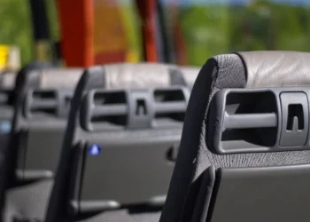 Αιτωλοακαρνανία: 26χρονος επιδειξίας παρενόχλησε μαθητές σε λεωφορείο και γδύθηκε μπροστά τους