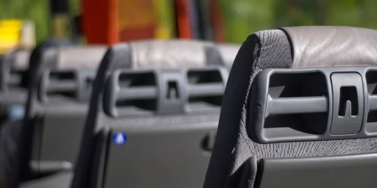 Αιτωλοακαρνανία: 26χρονος επιδειξίας παρενόχλησε μαθητές σε λεωφορείο και γδύθηκε μπροστά τους