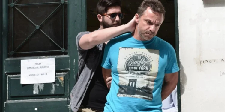 Προφυλακίστηκε ο 50χρονος που είχε πυροβολήσει τον Πάνο Καλλίτση και συνελήφθη με ροζ κοκαΐνη