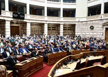 Επιμένουν οι «11» βουλευτές της ΝΔ: «Τα ερωτήματα που θέσαμε δεν έλαβαν απάντηση» λένε σε Χατζηδάκη