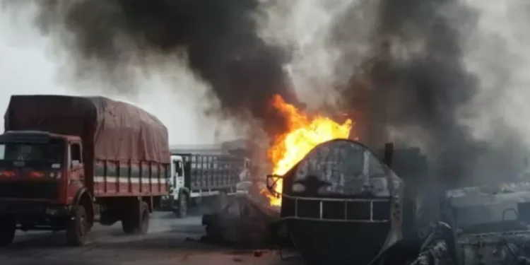 Νιγηρία: Έκρηξη σε βυτιοφόρο – 94 άνθρωποι κάηκαν ζωντανοί