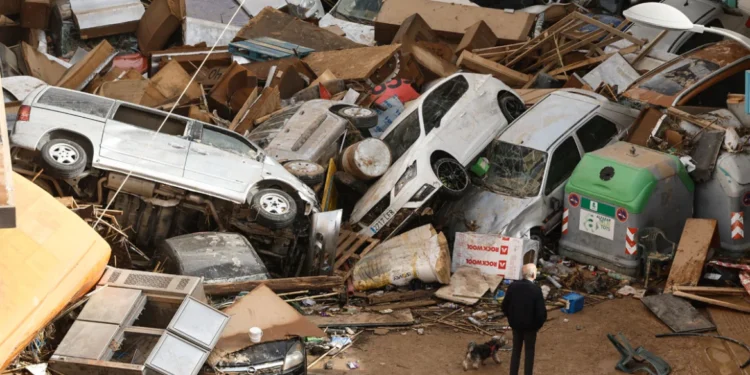 Πλημμύρες – Ισπανία: Πένθος για τους 95 νεκρούς – Εστάλη 112 αφού η Βαλένθια είχε «πνιγεί»