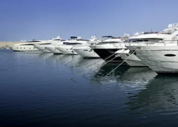 Λίβανος: 1.800 δολάρια το κεφάλι για εκκενώσεις με γιοτ στην Κύπρο