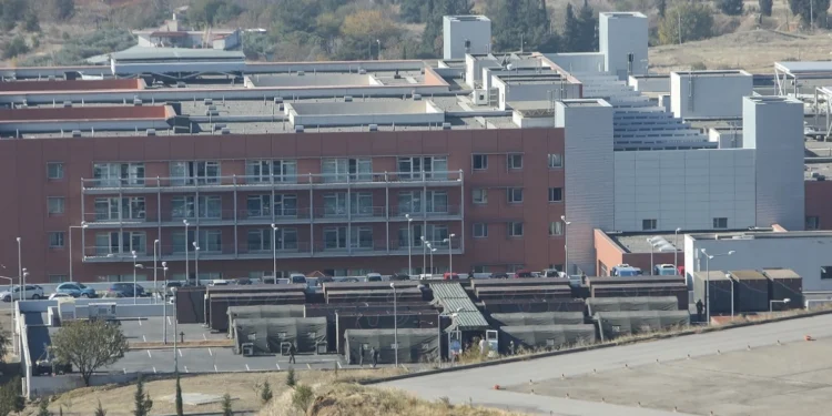 424 Στρατιωτικό Νοσοκομείο: «Έβαλα τη γυναίκα μου για εγχείρηση και μου έδωσαν μισό άνθρωπο»