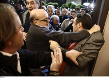 Συνέδριο ΣΥΡΙΖΑ: Μωραΐτης και Αντώναρος – Ένταση, σπρωξίματα και ύβρεις(Βίντεο)