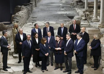 Βίντεο: 3.500 τ.μ. με αρχαιολογικά ευρήματα στον σταθμό Βενιζέλου – Παρουσία Σακελλαροπούλου και Μητσοτάκη έγιναν τα αποκαλυπτήρια