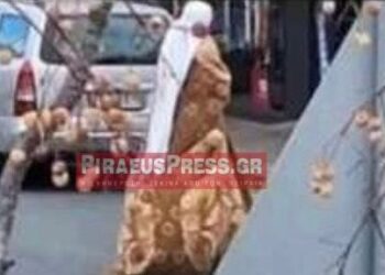 Πειραιάς: Άντρας ντυμένος «Άραβας» κυνηγά μαθήτριες