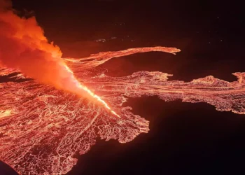 Νέα έκρηξη ηφαιστείου στην Ισλανδία: Η 7η σε έναν χρόνο, συγκλονίζουν οι εικόνες