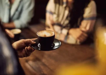 Έρχεται νέο μπαράζ αυξήσεων στις τιμές του καφέ, του κακάο και του χυμού πορτοκαλιού