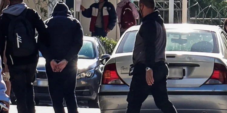 Κολωνός: Ένταση στη δεύτερη δίκη για τη σεξουαλική κακοποίηση της 12χρονης που ξεκίνησε κεκλεισμένων των θυρών