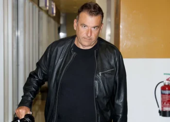 Η ΕΣΗΕΑ διέγραψε τον Γιώργο Λιάγκα για έναν χρόνο μετά το ρεπορτάζ για το σπίτι του Τζορτζ Μπάλντοκ