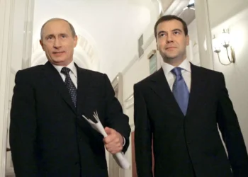 Νέες απειλές Μεντβέντεφ: «Αν οι ΗΠΑ δώσουν πυρηνικά όπλα στην Ουκρανία, θα γίνει πυρηνικός πόλεμος»