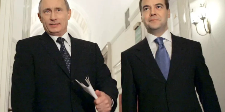 Νέες απειλές Μεντβέντεφ: «Αν οι ΗΠΑ δώσουν πυρηνικά όπλα στην Ουκρανία, θα γίνει πυρηνικός πόλεμος»