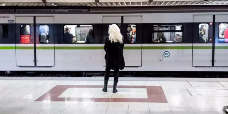 Μετρό: Ρωγμές και φθορές στις ράγες εδώ και 3 χρόνια – Κίνδυνος για τους επιβάτες