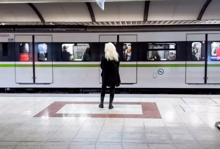 Μετρό: Ρωγμές και φθορές στις ράγες εδώ και 3 χρόνια – Κίνδυνος για τους επιβάτες