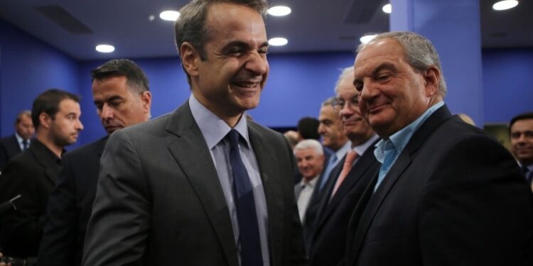 Τρία σημαντικά ορόσημα: «Βόμβες» Καραμανλή 22/11, άρνηση Δένδια για Προεδρία και ανασχηματισμός τον Μάρτιο με εκπλήξεις