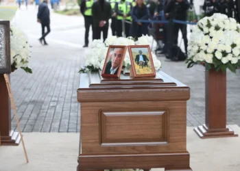 Η Θεσσαλονίκη αποχαιρετά τον Γιάννη Μπουτάρη