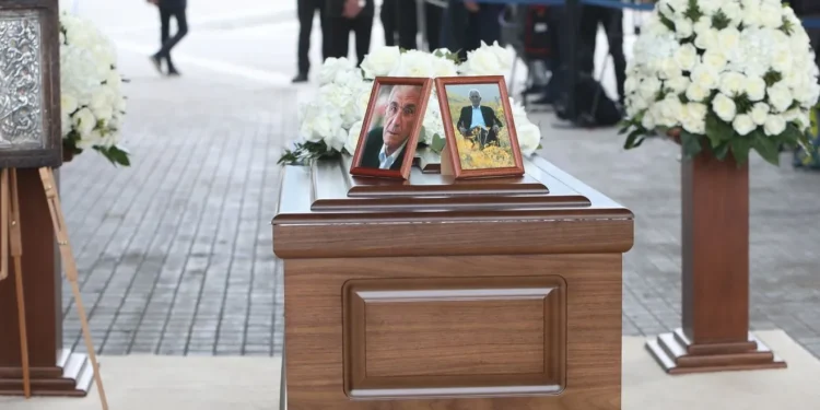 Η Θεσσαλονίκη αποχαιρετά τον Γιάννη Μπουτάρη